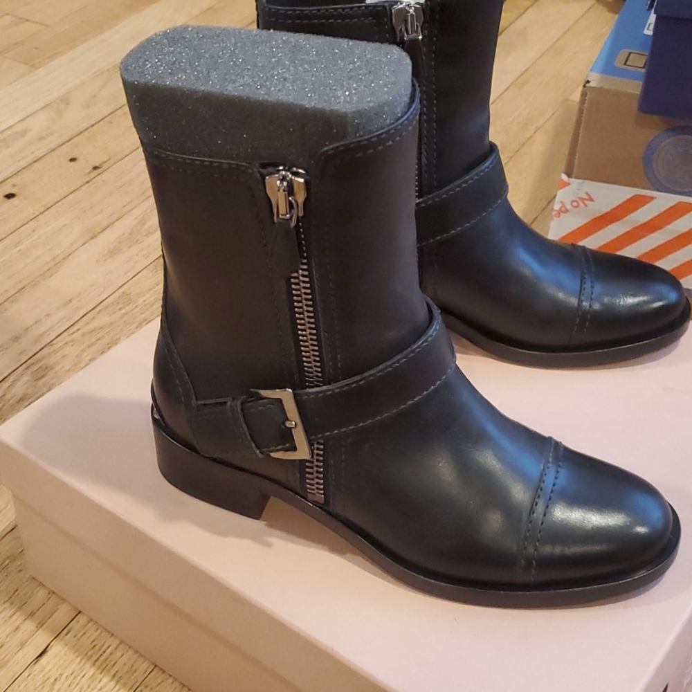 NIB Miu Miu Donna Black Leather Boot